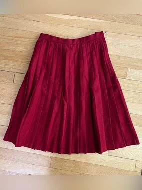 Vintage Burgundy/Raspberry A-line Accordian Pleated Wool (?) SKIRT XS/0/2